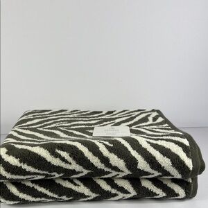 2 Pc Deborah Connolly Bath Towel Set Zebra Print Brown Cream Cotton Soft NEW